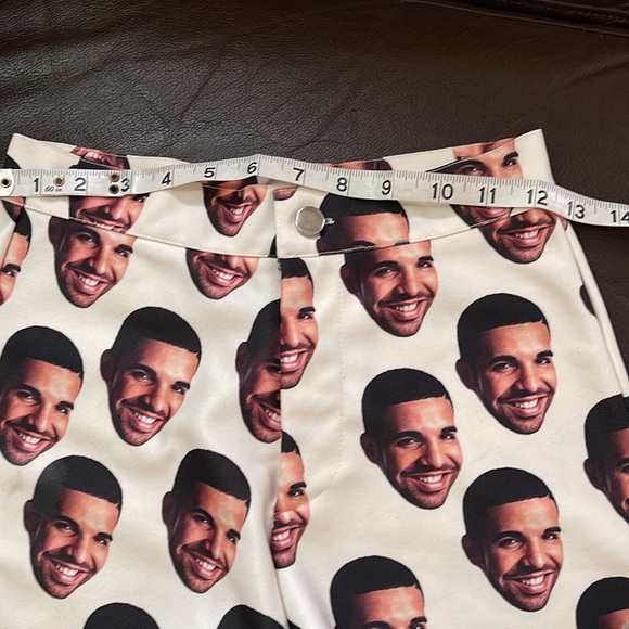 Drake head shorts by Mighty.com - Picture 4 of 7